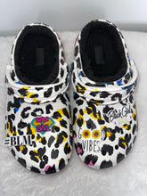 Load image into Gallery viewer, Good Vibes Shoe Charm
